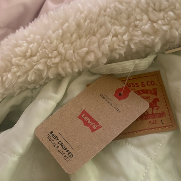 NWT Levi’s Ex-Boyfriend Corduroy Sherpa Trucker Jacket - Picture 7 of 8